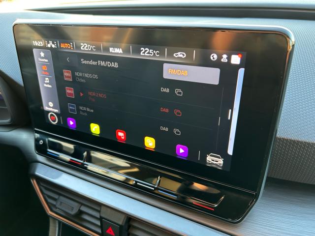CUPRA / Leon Sportstourer / Weiß / / / 1.5 eTSI DSG / Anhängerkupplung