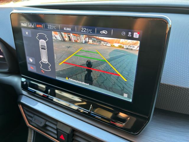 CUPRA / Leon Sportstourer / Weiß / / / 1.5 eTSI DSG / Anhängerkupplung