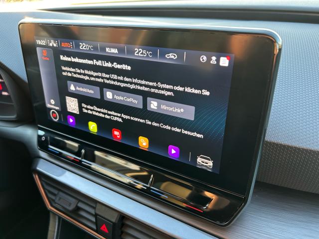 CUPRA / Leon Sportstourer / Weiß / / / 1.5 eTSI DSG / Anhängerkupplung