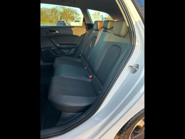CUPRA / Leon Sportstourer / Weiß / / / 1.5 eTSI DSG / Anhängerkupplung