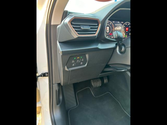 CUPRA / Leon Sportstourer / Weiß / / / 1.5 eTSI DSG / Anhängerkupplung