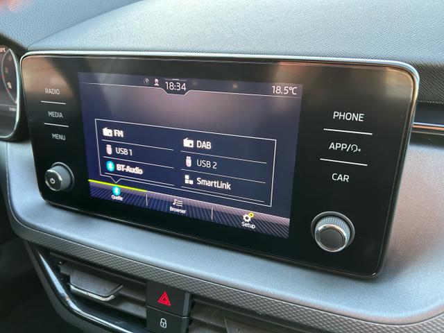 Skoda / Scala / Weiß / / / 1.0 TSI / Rückfahrkamera