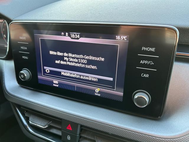 Skoda / Scala / Weiß / / / 1.0 TSI / Rückfahrkamera