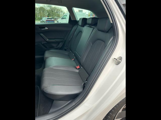 CUPRA / Leon Sportstourer / Weiß / / / 1.5 eTSI DSG / AHK Sitzheizung