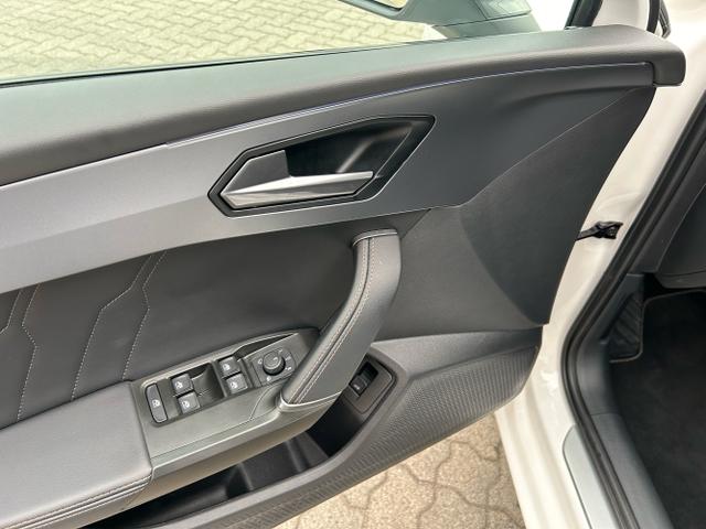CUPRA / Leon Sportstourer / Weiß / / / 1.5 eTSI DSG / AHK Sitzheizung