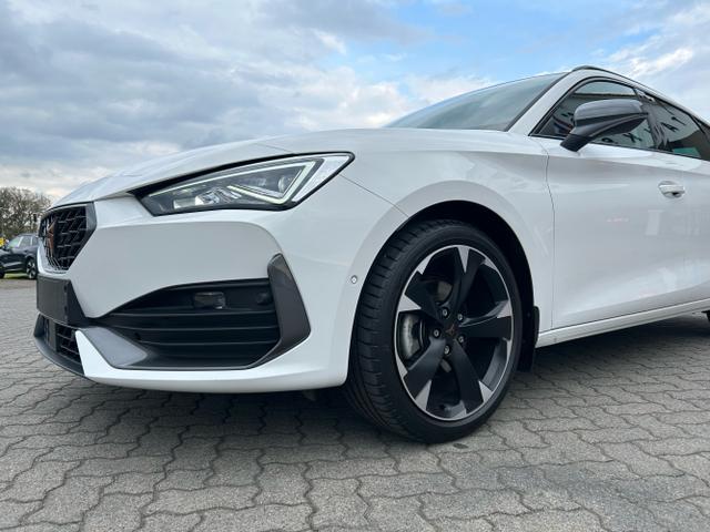 CUPRA / Leon Sportstourer / Weiß / / / 1.5 eTSI DSG / AHK Sitzheizung