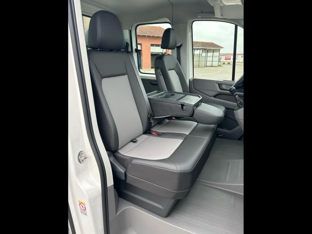 Volkswagen / Crafter Pritsche DoKa / Weiß / / / 35 2.0 TDI MR / 5 J. Garantie
