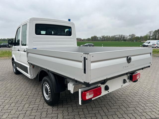 Volkswagen / Crafter Pritsche DoKa / Weiß / / / 35 2.0 TDI MR / 5 J. Garantie