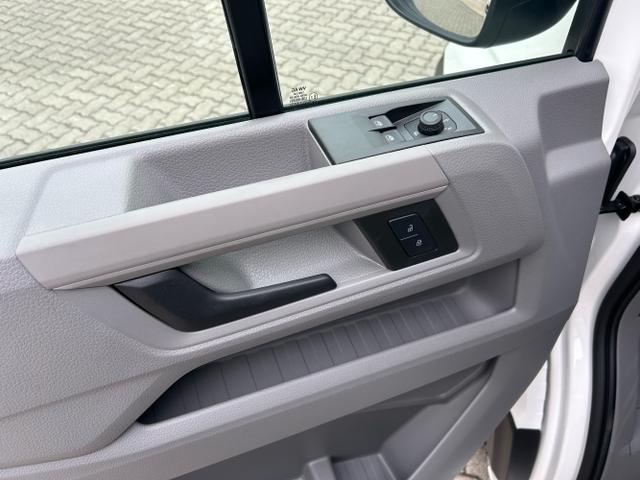 Volkswagen / Crafter Pritsche DoKa / Weiß / / / 35 2.0 TDI MR / 5 J. Garantie