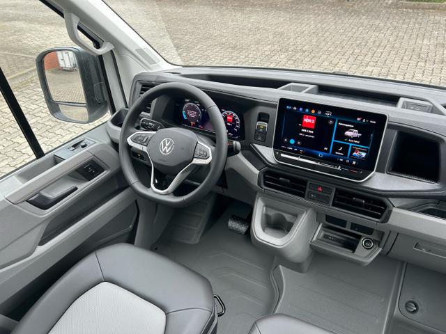 Volkswagen / Crafter Pritsche DoKa / Weiß / / / 35 2.0 TDI MR DSG 4x4 / 5 J. Garantie