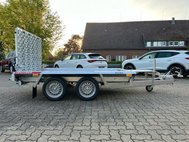 TEMA / Temared Builder / / / / 2,7t Baumaschinentransporter