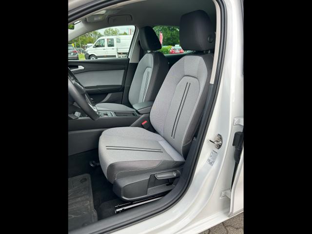 Seat / Leon / Weiß / / / 1.0 TSI / Full Link Sitzheizung