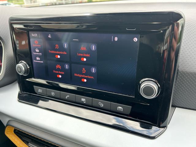 Seat / Arona / Blau / / / 1.0 TSI DSG / Sitzheizung