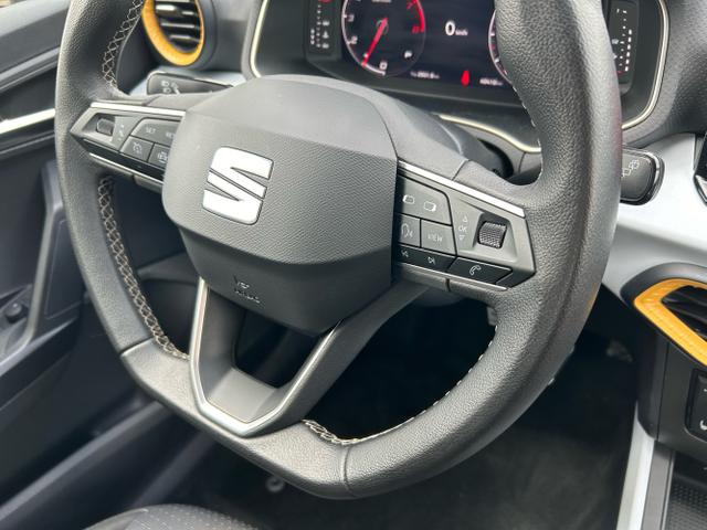 Seat / Arona / Blau / / / 1.0 TSI DSG / Sitzheizung