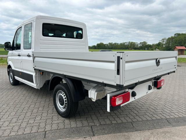 Volkswagen / Crafter Pritsche DoKa / Weiß / / / 35 2.0 TDI MR DSG 4x4 / 5 J. Garantie