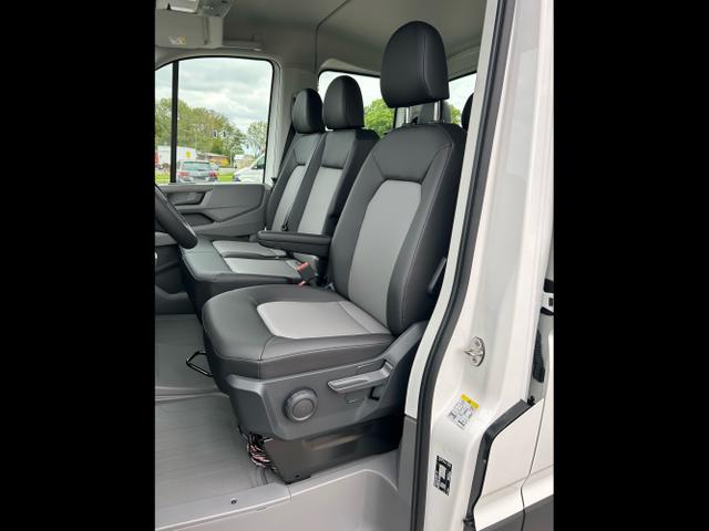 Volkswagen / Crafter Pritsche DoKa / Weiß / / / 35 2.0 TDI MR DSG 4x4 / 5 J. Garantie