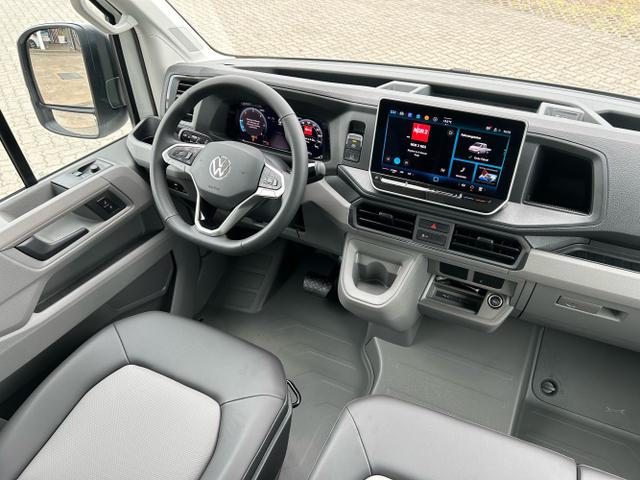 Volkswagen / Crafter Pritsche DoKa / Weiß / / / 35 2.0 TDI MR DSG 4x4 / 5 J. Garantie