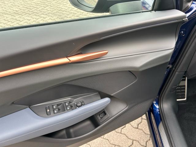CUPRA / Terramar / Blau / / / 1.5 TSI DSG / Edge Paket AHK