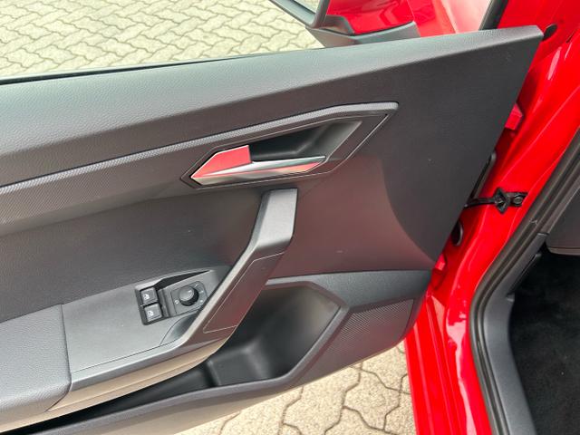 Seat / Ibiza / Rot / / / 1.0 TSI / Navi Full Link