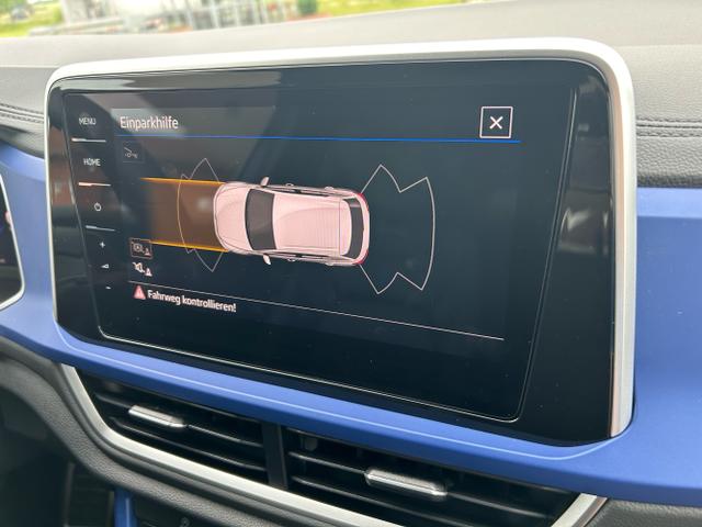 Volkswagen / T-Roc / Blau / / / R 2.0 TSI DSG 4MOTION / AHK DCC