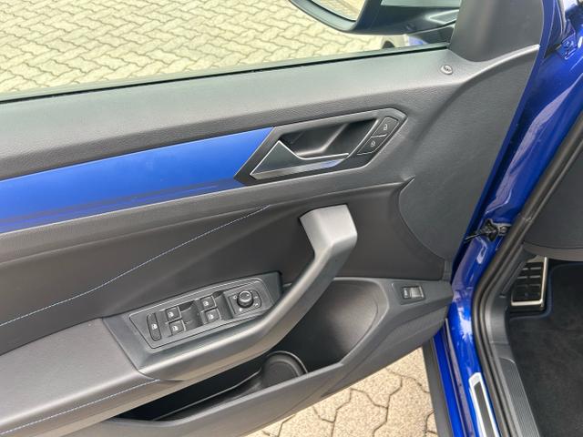 Volkswagen / T-Roc / Blau / / / R 2.0 TSI DSG 4MOTION / AHK DCC
