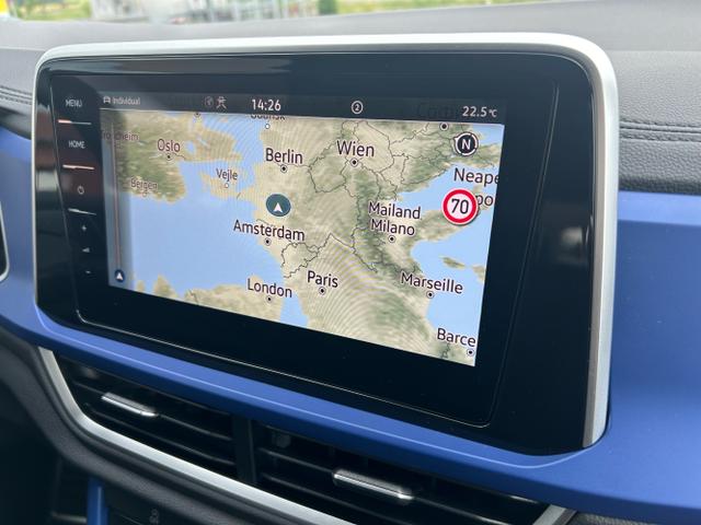 Volkswagen / T-Roc / Blau / / / R 2.0 TSI DSG 4MOTION / AHK DCC