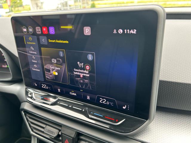 Seat / Leon ST / Weiß / / / 1.5 eTSI DSG / Sitzheizung