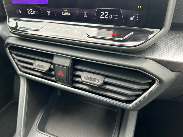 Seat / Leon ST / Weiß / / / 1.5 eTSI DSG / Sitzheizung