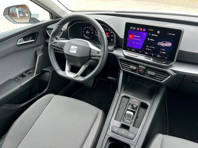 Seat / Leon ST / Weiß / / / 1.5 eTSI DSG / Sitzheizung