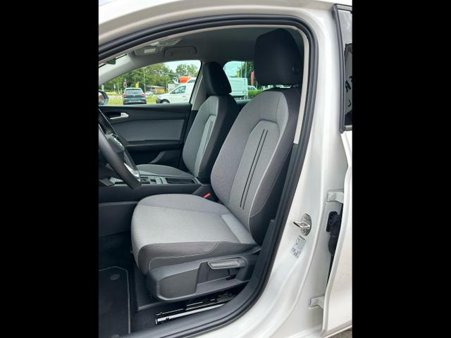 Seat / Leon ST / Weiß / / / 1.5 eTSI DSG / Sitzheizung