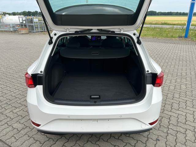 Seat / Leon ST / Weiß / / / 1.5 eTSI DSG / Sitzheizung
