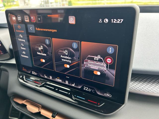 CUPRA / Terramar / Schwarz / / / 1.5 TSI DSG / Sitzheizung AHK