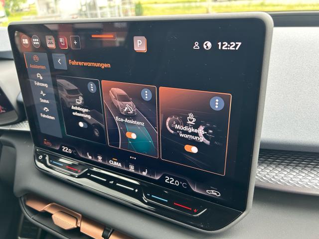 CUPRA / Terramar / Schwarz / / / 1.5 TSI DSG / Sitzheizung AHK