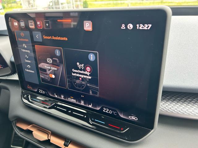 CUPRA / Terramar / Schwarz / / / 1.5 TSI DSG / Sitzheizung AHK