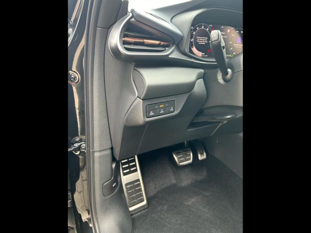 CUPRA / Terramar / Schwarz / / / 1.5 TSI DSG / Sitzheizung AHK