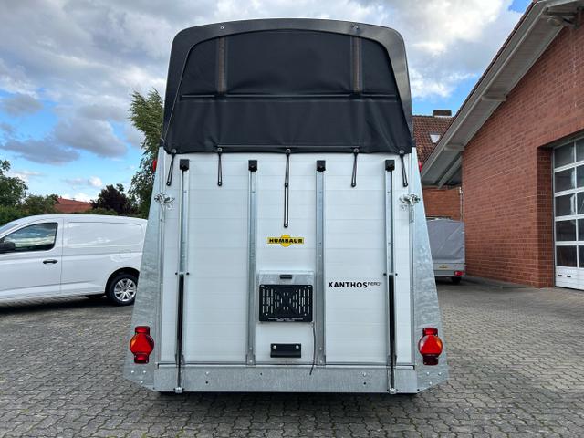 Humbaur / Pferdeanhänger / / / / Xanthos Aero 2400 2,4t 100km/h Black