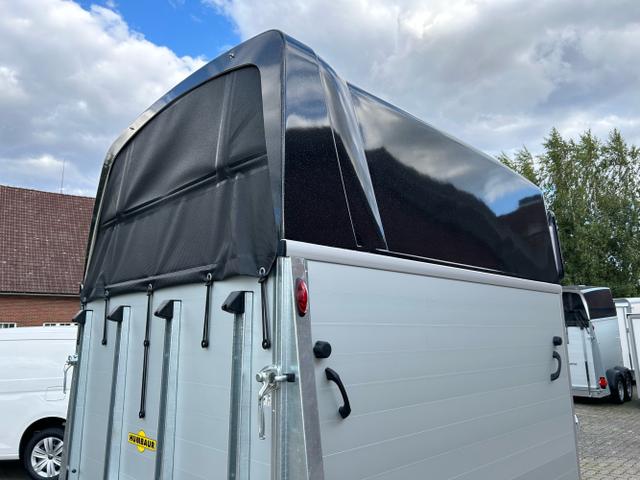 Humbaur / Pferdeanhänger / / / / Xanthos Aero 2400 2,4t 100km/h Black