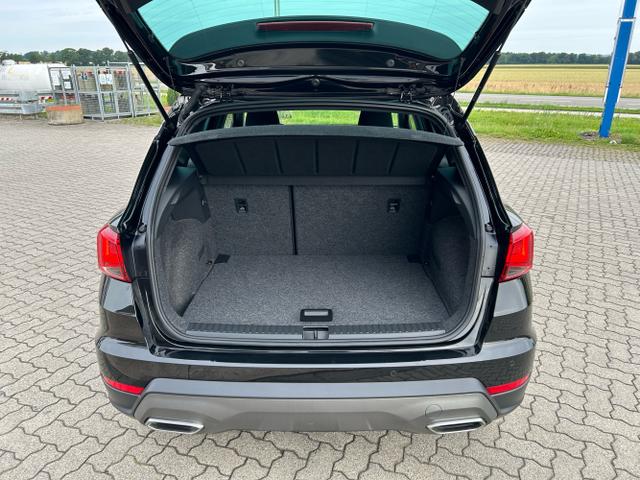 Seat / Arona / Schwarz / / / 1.0 TSI / Sitzheizung