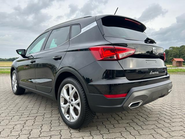 Seat / Arona / Schwarz / / / 1.0 TSI / Sitzheizung