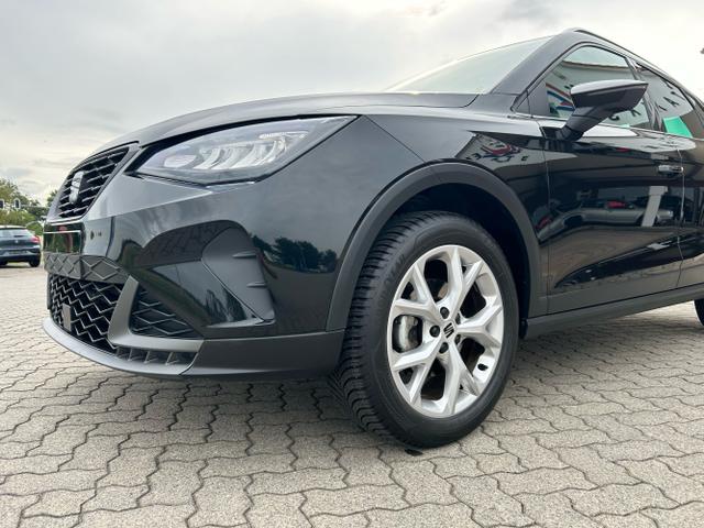 Seat / Arona / Schwarz / / / 1.0 TSI / Sitzheizung