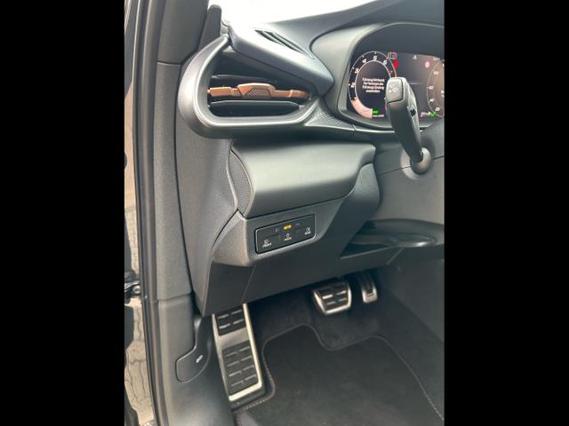 CUPRA / Terramar / Grau / / / 1.5 TSI DSG / 3 J. Garantie AHK