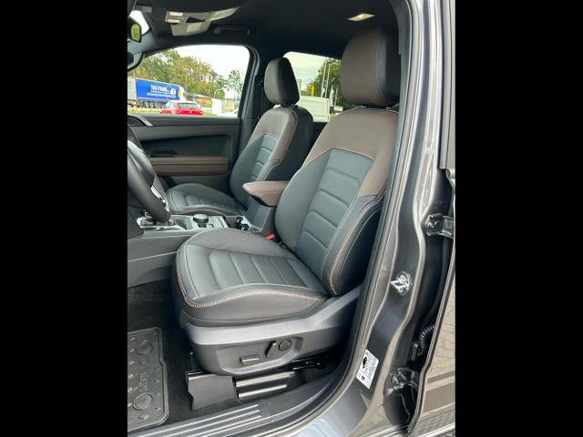 Volkswagen / Amarok / Grau / / / PanAmericana 3.0 TDI V6 4MOTION / AHK Navi