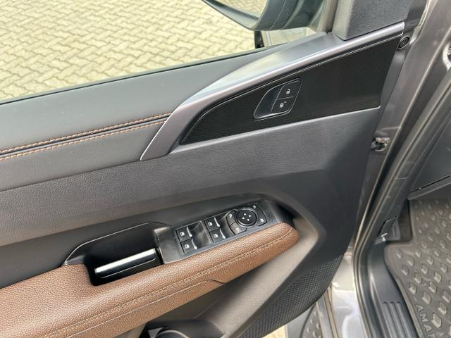 Volkswagen / Amarok / Grau / / / PanAmericana 3.0 TDI V6 4MOTION / AHK Navi