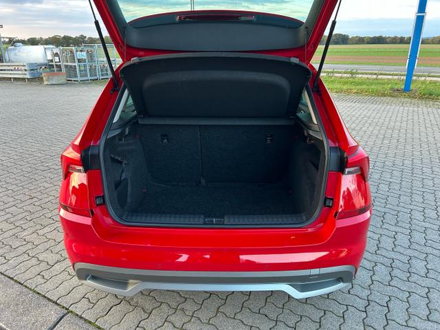 Skoda / Kamiq / Rot / / / 1.0 TSI / Rückfahrkamera