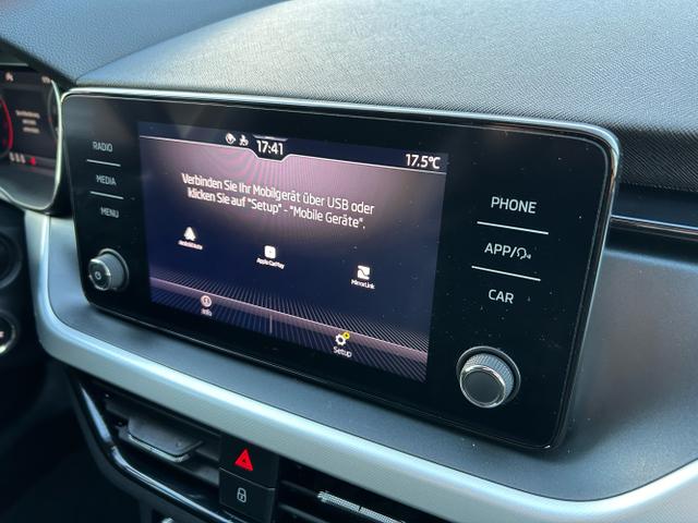 Skoda / Kamiq / Rot / / / 1.0 TSI / Rückfahrkamera