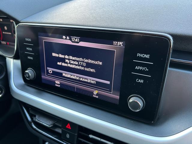 Skoda / Kamiq / Rot / / / 1.0 TSI / Rückfahrkamera