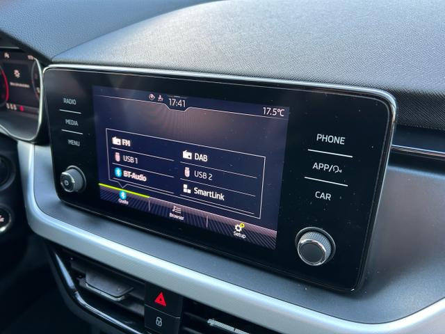 Skoda / Kamiq / Rot / / / 1.0 TSI / Rückfahrkamera