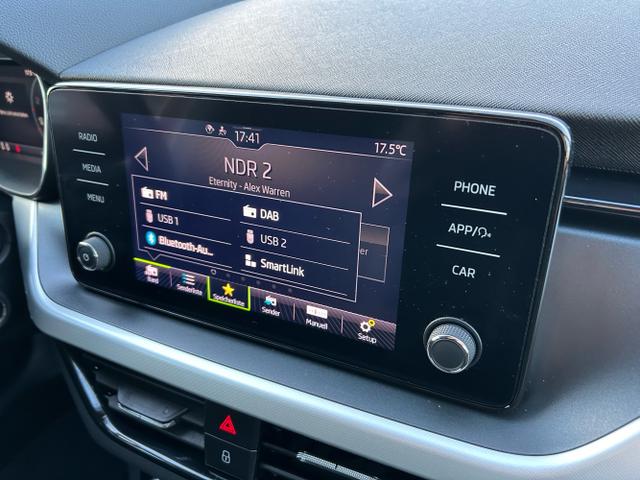 Skoda / Kamiq / Rot / / / 1.0 TSI / Rückfahrkamera