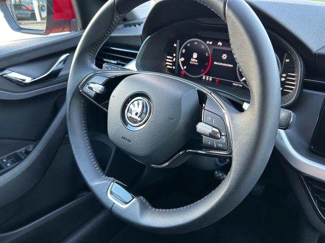 Skoda / Kamiq / Rot / / / 1.0 TSI / Rückfahrkamera