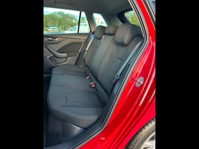 Skoda / Kamiq / Rot / / / 1.0 TSI / Rückfahrkamera